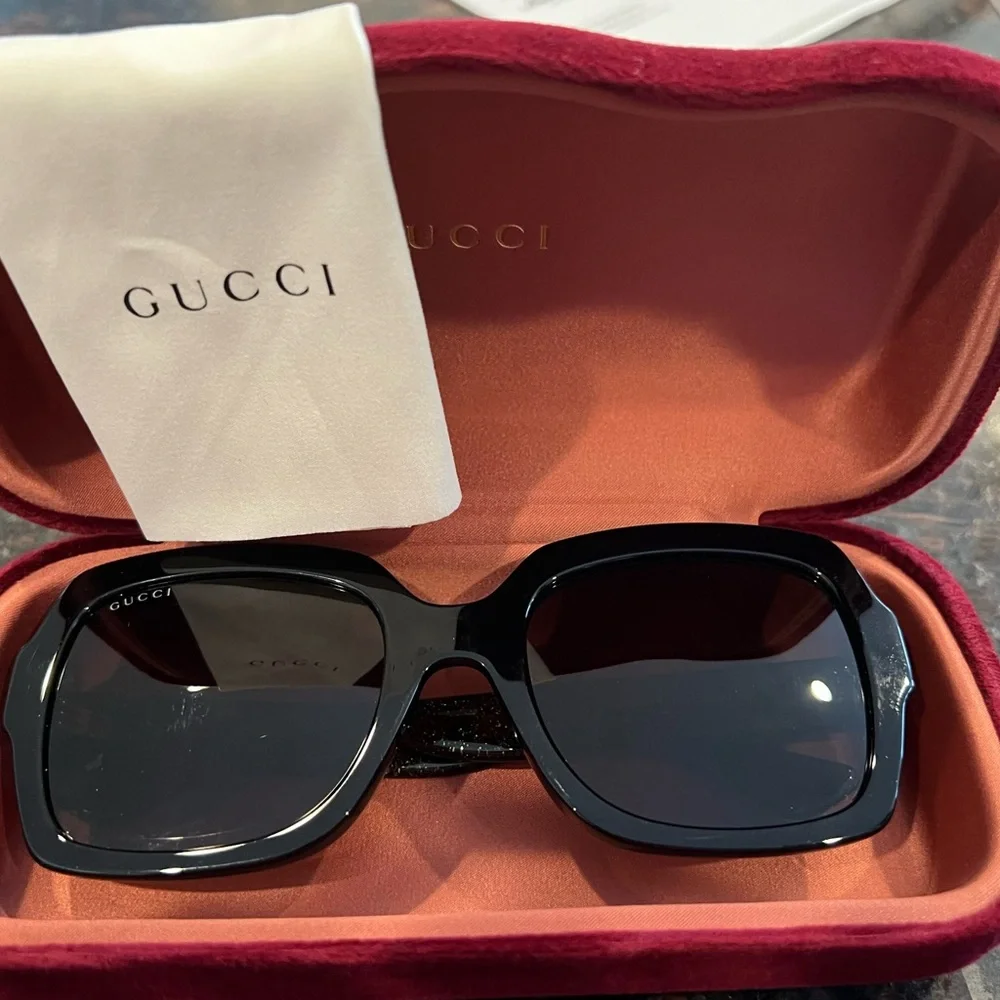 Gucci Black and Green Square Sunglasses - Picture 4 of 7
